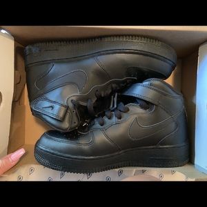 Nike Air Force 1 black high top